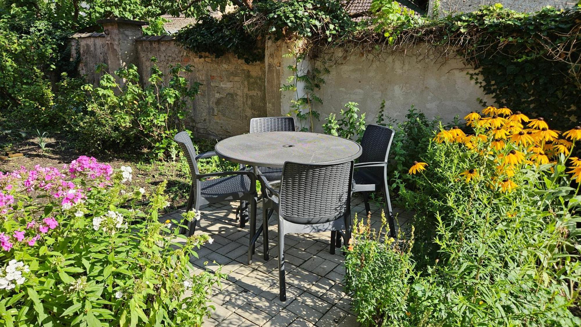 Rodinny Apartman U Kuby Chlumec nad Cidlinou Exterior foto